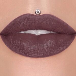 Jeffree Star Velvet Mouse Trap